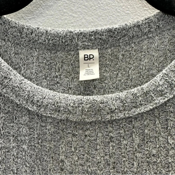 BP. Women's Long Sleeve Heathered Gray Crew Neck Ribbed Sweater Size L GUC - Picture 3 of 8